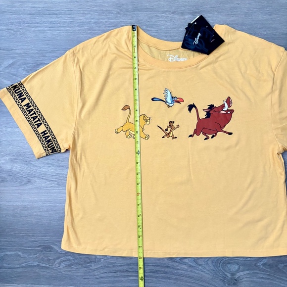 NWT DISNEY Lion King HAKUNA MATATA Graphic Yellow Cropped T Shirt Women’s Sz XL - Picture 10 of 10